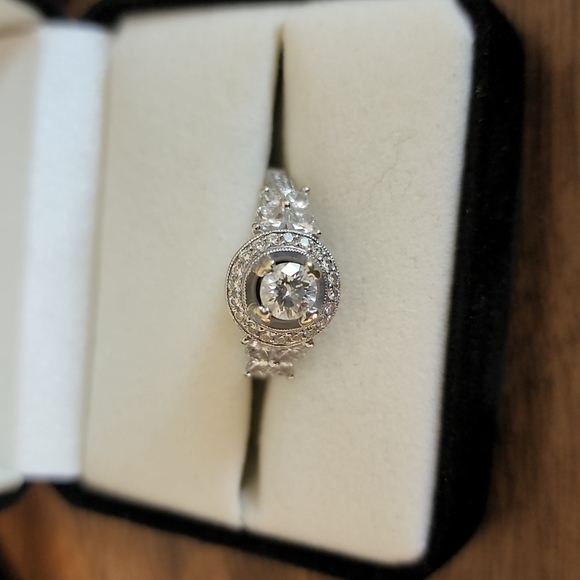 Nelson Calla Diamond Ring - Picture 7 of 7